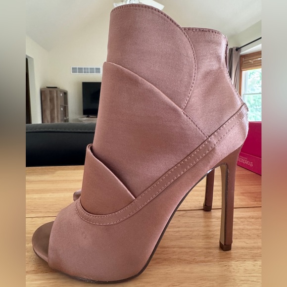 Shoedazzle Women’s Size 7.5 JOJO dusty pink Open Toe Booties w/ 4 inch heels - Picture 7 of 11